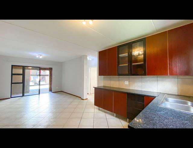 2 BEDROOM TOWNHOUSE FOR SALE IN ALBERTSDAL